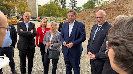 Bundesfinanzminister Lars Klingbeil zu Gast an der Universitätsmedizin Göttingen