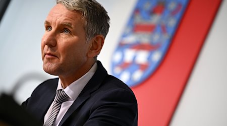 Björn Höcke (AfD), Fraktionsvorsitzender im Thüringer Landtag, spricht. / Foto: Martin Schutt/dpa/Archivbild