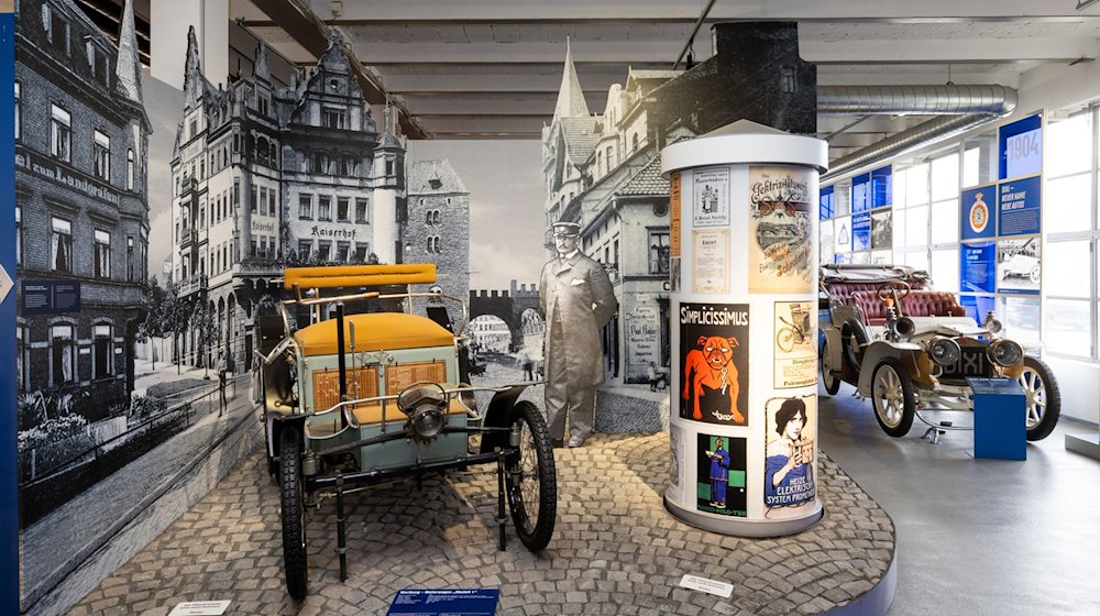 Ein Wartburg-Motorwagen „Modell 1“ (1899) steht im Museum „Automobile Welt Eisenach“. / Foto: Michael Reichel/dpa