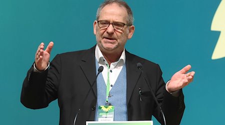 Bernhard Stengele (Grüne), Umweltminister in Thüringen, spricht bei einem Termin. / Foto: Bodo Schackow/dpa