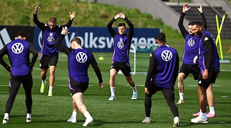 Die Nationalmannschaft trainiert vor dem Länderspiel gegen Frankreich auf dem DFB Campus. / Foto: Arne Dedert/dpa