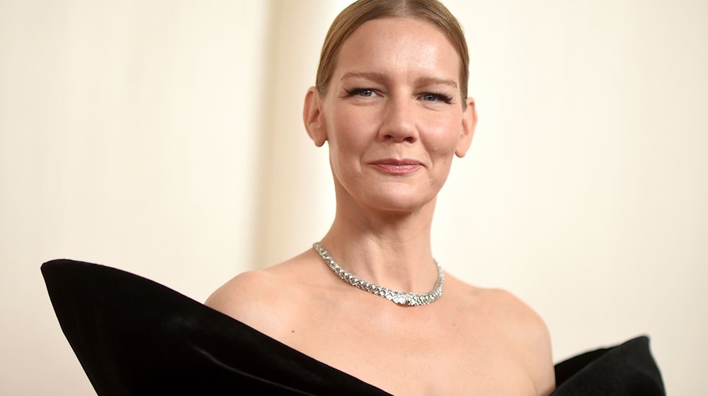 Sandra Hüller kommt zur Oscar-Verleihung im Dolby Theatre in Los Angeles. / Foto: Richard Shotwell/Invision/AP/dpa