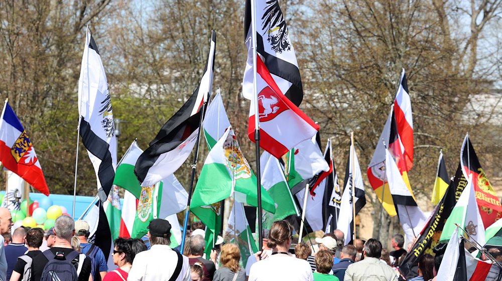 Hunderte Teilnehmer bei Treffen der Reichsbürger-Szene in Gera