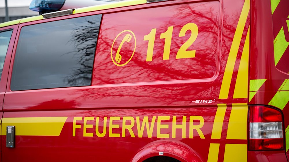 Ein Einsatzfahrzeug der Feuerwehr. / Foto: Daniel Vogl/dpa