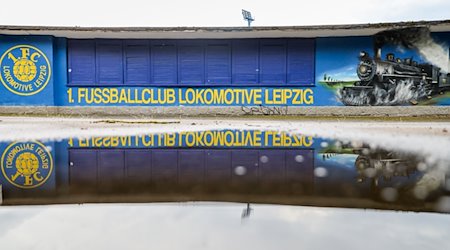 Die Ticketschalter am Bruno-Plache-Stadion, Spielstätte des 1. FC Lokomotive Leipzig. / Foto: Jan Woitas/dpa-Zentralbild/dpa