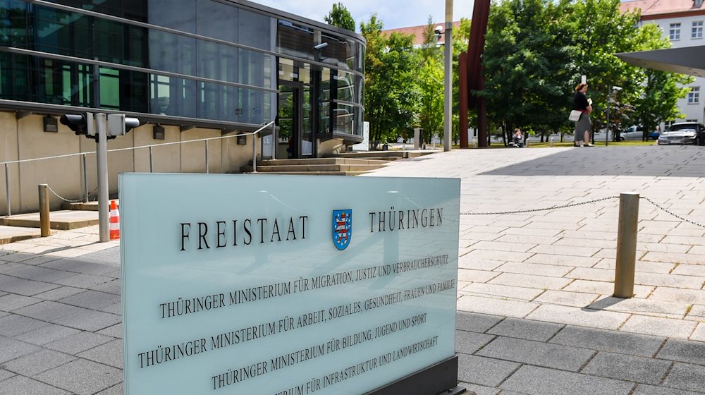 Das Ministerium für Arbeit, Soziales, Gesundheit, Frauen und Familie des Freistaates Thüringen in der Werner-Seelenbinder-Straße in Erfurt. / Foto: Jens Kalaene/dpa/Archivbild