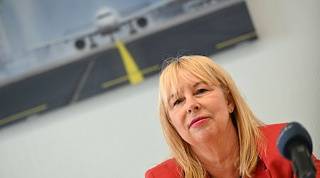 Susanne Hermann, neue Geschäftsführerin der Flughafen Erfurt GmbH. / Foto: Martin Schutt/dpa