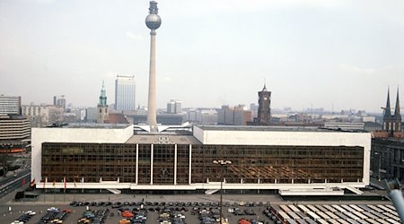 Blick auf den Palast der Republik. / Foto: dpa/dpa