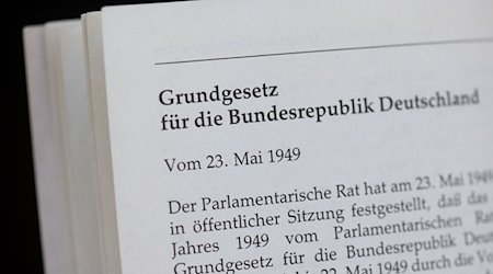 Thüringen feiert 75 Jahre Grundgesetz mit Ausstellungen und Projektionen