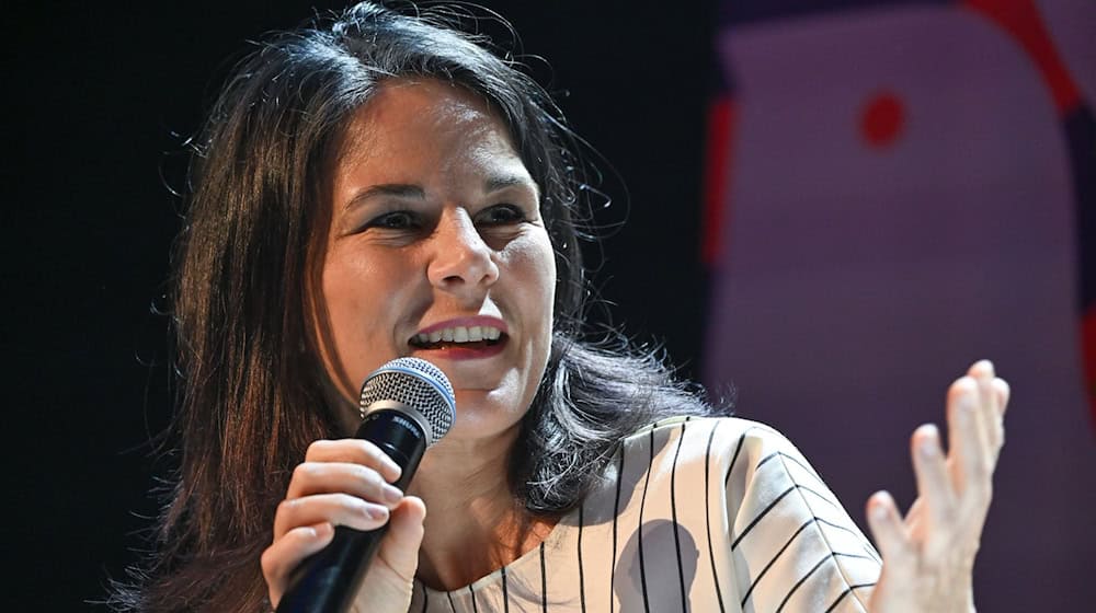 Annalena Baerbock, Außenministerin, spricht auf einer Event beim Deutschen Katholikentag in Erfurt. / Foto: Hendrik Schmidt/dpa