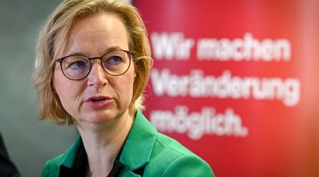 Katja Wolf, Landesvorsitzende der Partei Bündnis Sahra Wagenknecht (BSW) in Thüringen. / Foto: Heiko Rebsch/dpa