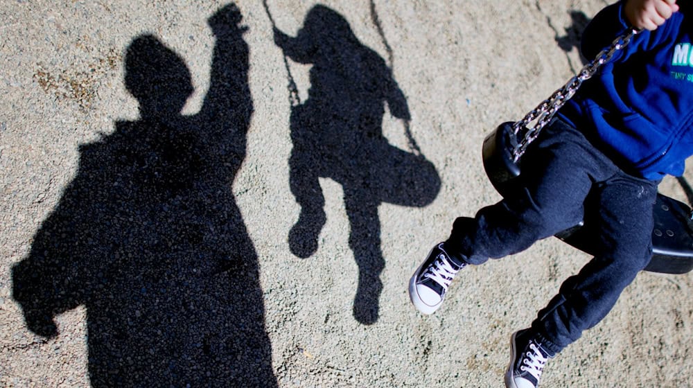 Der Anteil von alleinerziehende Haushalten, die Bürgergeld beziehen, ist laut einer Studie deutschlandweit in Thüringen am geringsten. / Foto: Julian Stratenschulte/dpa/dpa-tmn/Archivbild