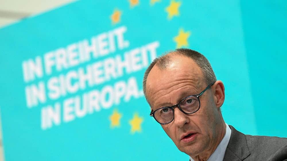 Friedrich Merz, Vorsitzender der CDU, spricht während einer Pressekonferenz im Konrad-Adenauer-Haus. / Foto: Sebastian Gollnow/dpa