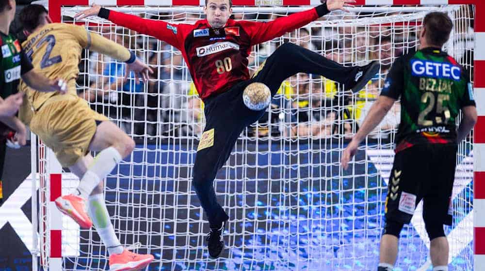 Handball: Champions League, SC Magdeburg - FC Barcelona, Finalrunde, Final Four, Halbfinale, Lanxess Arena. Die Staatsanwaltschaft stellte die Ermittlungen gegen Magdeburgs Torhüter Nikola Portner nach einem positiven Dopingtest ein. Nun wurde er auch von der Handball Bundesliga freigesprochen. / Foto: Marius Becker/dpa