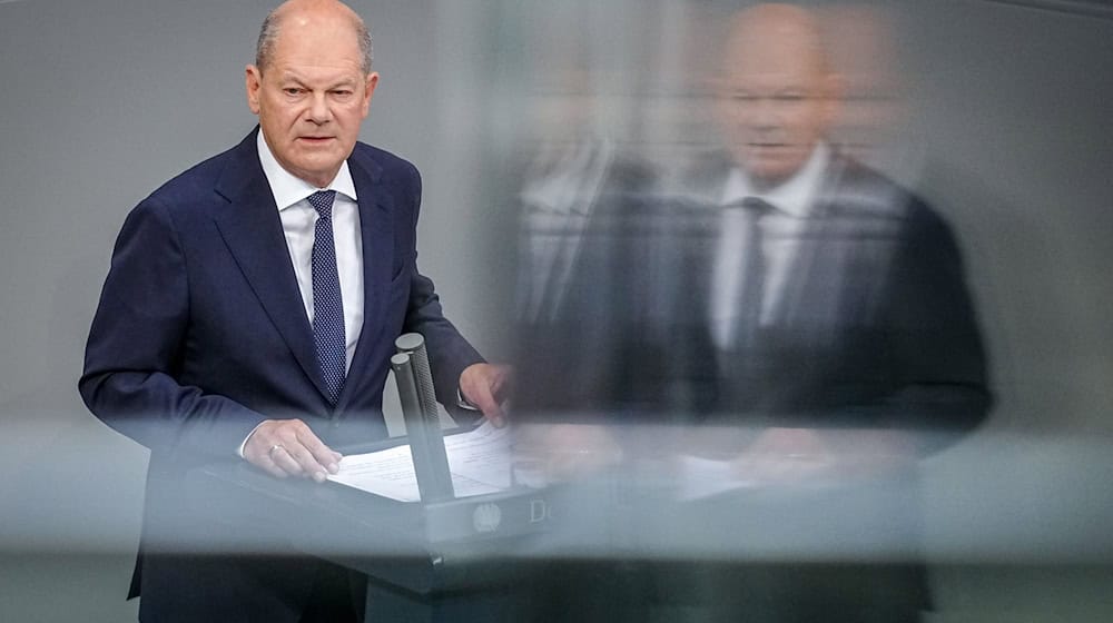 Bundeskanzler Olaf Scholz spricht im Plenum des Bundestags. / Foto: Kay Nietfeld/dpa