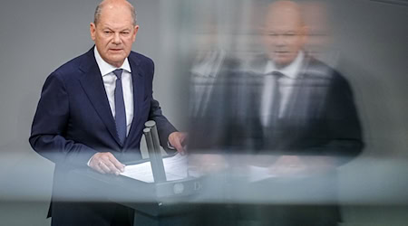 Bundeskanzler Olaf Scholz spricht im Plenum des Bundestags. / Foto: Kay Nietfeld/dpa