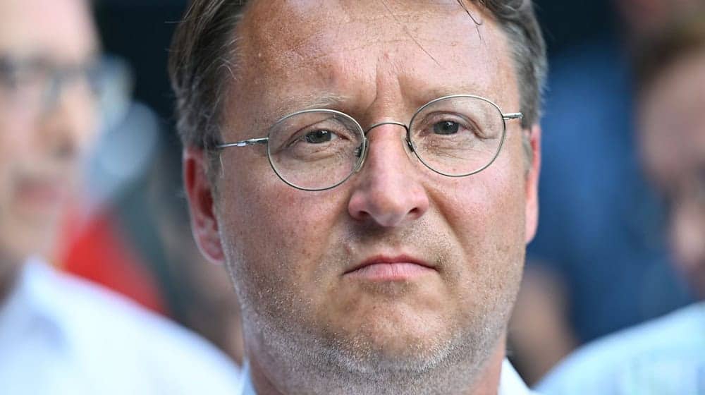 Der Landrat des Thüringer Kreis Sonneberg, Robert Sesselmann (AfD). / Foto: Martin Schutt/dpa/Archivbild