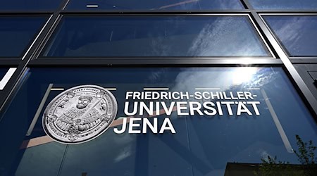 Die meisten Doktoranden zieht es an die Friedrich-Schiller-Universität in Jena. (Archivbild) / Foto: Martin Schutt/dpa