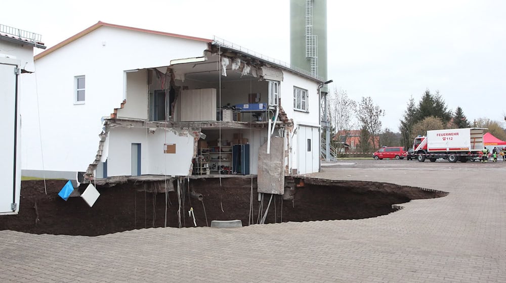 Erdfälle wie hier im Jahr 2016 in Nordhausen sorgen immer wieder für Schäden. (Archivbild) / Foto: picture alliance / dpa