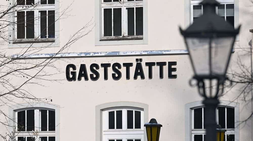 Betreiber von Gaststätten können nun Finanzspritzen beantragen. (Archivbild) / Foto: Hendrik Schmidt/dpa