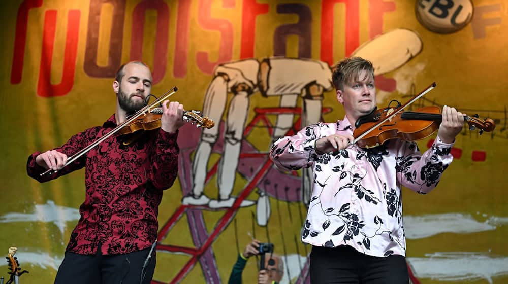 Das Rudolstadt Festival hat seinen festen Platz in der Folk- und Weltmusik-Szene. 95 000 Gäste kamen in diesem Jahr zu dem viertägigen Musiktreffen. (Archivbild) / Foto: Martin Schutt/dpa