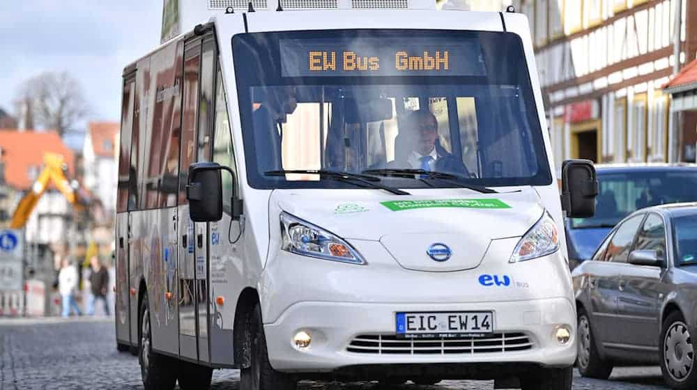 Noch sind sie eher selten anzutreffen - E-Busse in Thüringen / Foto: Martin Schutt/dpa-Zentralbild/dpa