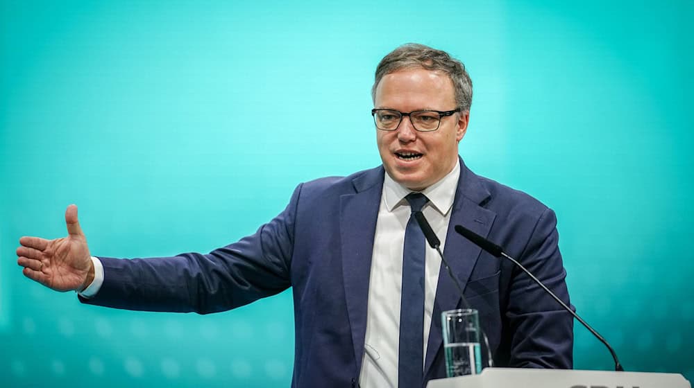 Mario Voigt (CDU) will Ministerpräsident in Thüringen werden und die AfD einholen. Doch eine neue Partei ist ihm auf den Fersen. (Archivbild) / Foto: Kay Nietfeld/dpa