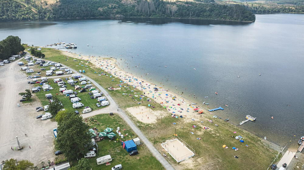 Eher hohe Temperaturen, Regen und viele Sonnenstunden hatte der Juli laut Wetterdiensts in Thüringen zu bieten. (Archivbild) / Foto: David Breidert/dpa