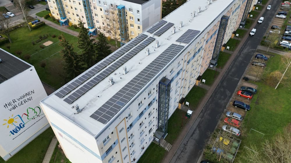 Von Plattenbau bis Eigenheim - für den Zensus hat das Landesamt für Statistik auch die Zahl der Wohnungen und deren Größe erfasst. Im Schnitt leben die Menschen in Thüringen auf knapp 87 Quadratmetern Wohnfläche. / Foto: Bodo Schackow/dpa