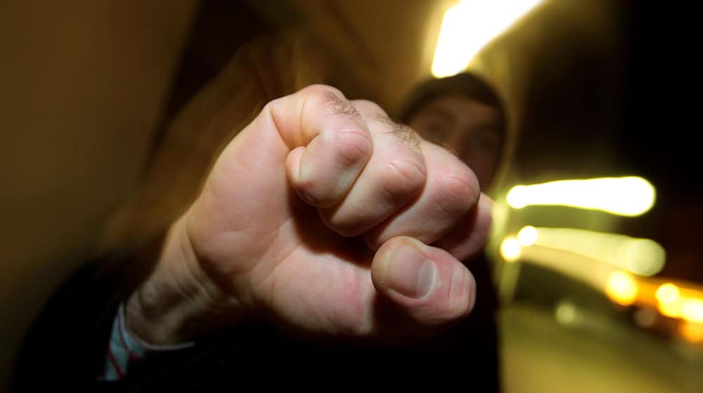 Gleich zwei Prügelattacken beschäftigten die Polizei in Jena. (Symbolbild) / Foto: Karl-Josef Hildenbrand/dpa