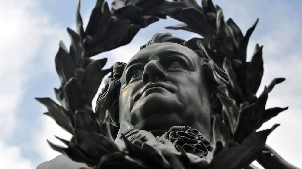 Am 28. August feiert Weimar und die Klassik Stiftung den 275. Geburtstag von Johann Wolfgang von Goethe. / Foto: Hendrik Schmidt/dpa-Zentralbild/dpa