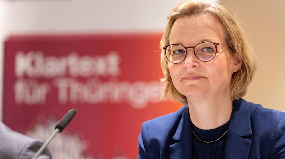 Thüringens BSW-Chefin Katja Wolf will einen neuen Politikstil etablieren - auch im Umgang mit der AfD.  / Foto: Michael Reichel/dpa