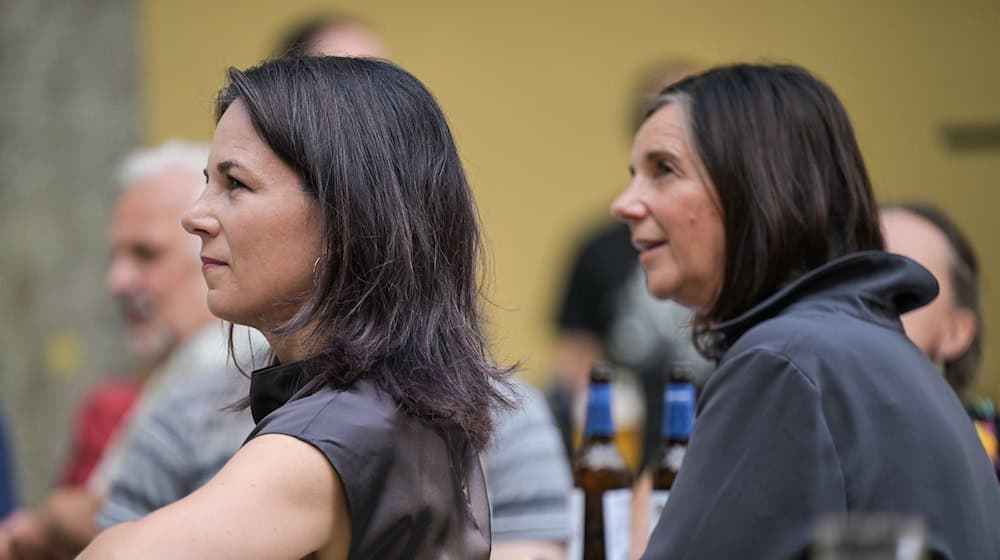 Bundesaußenministerin und Grünen-Politikerin Annalena Baerbock unterstützt ihre Thüringer Parteikollegen beim Wahlkampfabschluss in Erfurt. / Foto: Hannes P. Albert/dpa