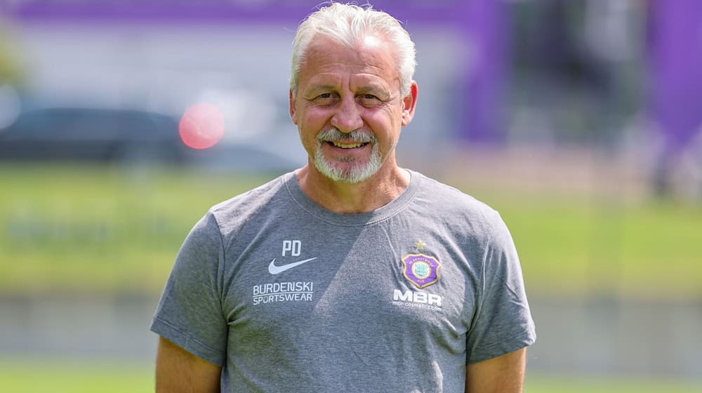 Aue-Trainer Pavel Dotchev will eine erneute Überraschung im DFB-Pokal schaffen. / Foto: Jan Woitas/dpa