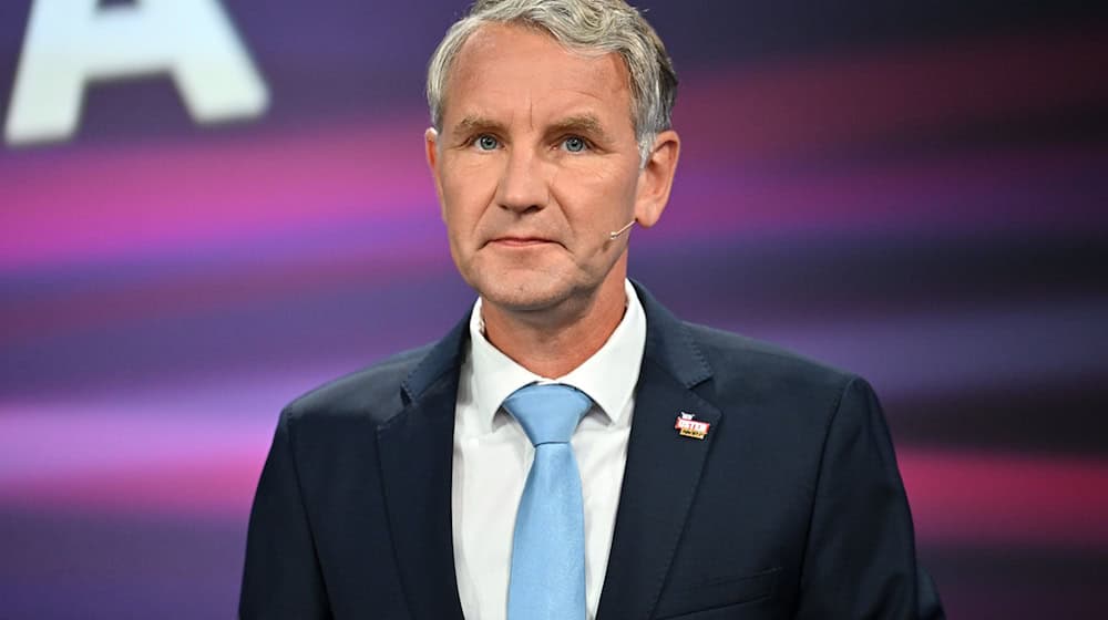 Thüringens AfD-Spitzenkandidat Björn Höcke hat nach Angaben seiner Partei gesundheitliche Probleme und nimmt deshalb nicht wie geplant an einer TV-Runde teil.  / Foto: Martin Schutt/dpa