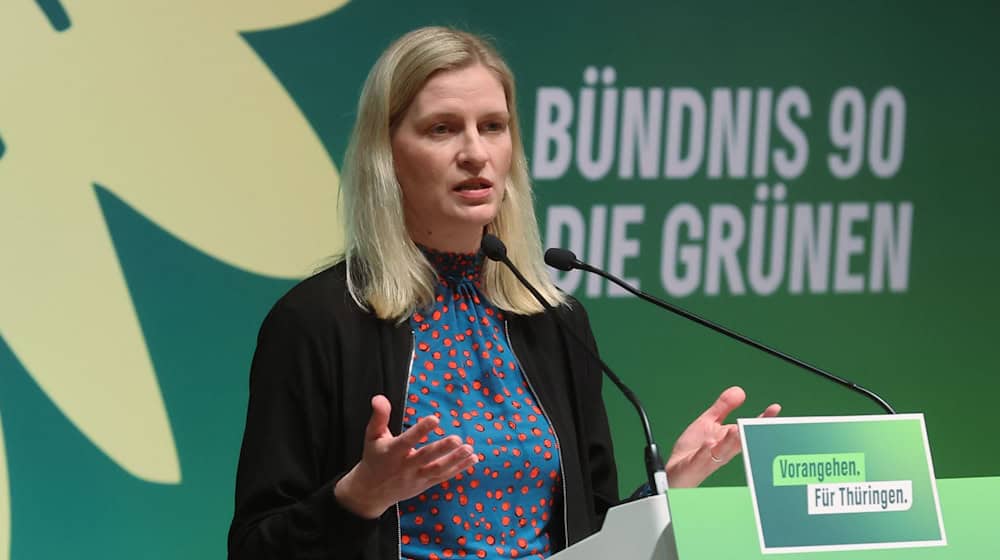 Die Grünen-Spitzankandidatin Madeleine Henfling sieht Gefahren bei der Ministerpräsidentenwahl in Thüringen. / Foto: Bodo Schackow/dpa