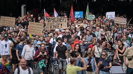 Mehrere Demonstrationen am Wahlwochenende erwartet: Bereits in den Wochen vor der Wahl wurde in vielen Thüringer Orten demonstriert. (Archivbild) / Foto: Hannes P. Albert/dpa