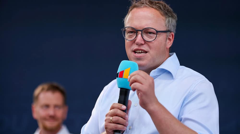 Der CDU-Politiker Mario Voigt will Ministerpräsident in Thüringen werden und die AfD überholen. Doch laut Umfragen ist der Abstand noch groß. (Archivbild) / Foto: Jan Woitas/dpa