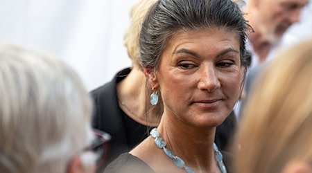 Wenn ihre Partei in Thüringen oder Sachsen mitregieren soll, will Sahra Wagenknecht mit am Verhandlungstisch sitzen. (Archivbild) / Foto: Hannes P. Albert/dpa