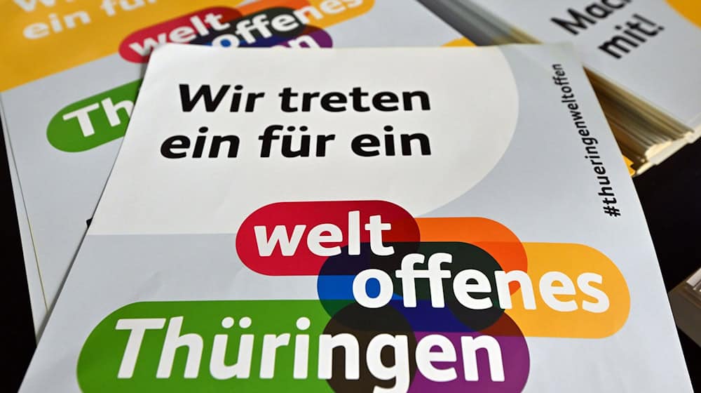 Mehr als 8.000 Unterstützer, darunter Unternehmen, Organisationen und verschiedene Einrichtungen zählt das Bündnis für ein weltoffenes Thüringen. (Archivbild) / Foto: Martin Schutt/dpa