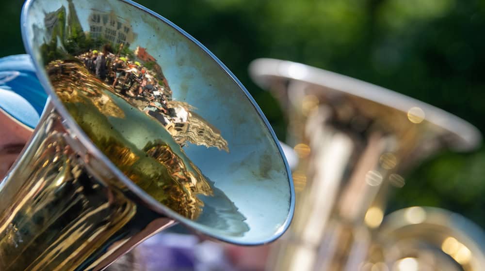 Das Posaunenwerk der Evangelischen Kirche in Mitteldeutschland möchte in einer Art Marathon alle Melodien des Evangelischen Gesangbuchs spielen. (Archivbild)  / Foto: Stefan Puchner/dpa