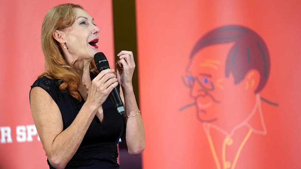 Ute Lemper bestreitet das Eröffnungskonzert für die diesjährigen Achava-Festspiele in Thüringen, das gleichzeitig auch ein Abschlusskonzert für das Kunstfest Weimar ist. (Archivbild) / Foto: Marcus Brandt/dpa