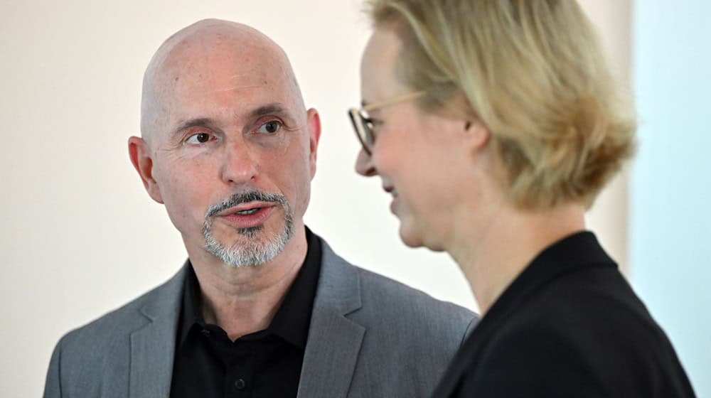 Für die anstehenden Gespräche zwischen den Parteien braucht es Zeit, sagt BSW-Pressesprecher Steffen Quasebarth. / Foto: Martin Schutt/dpa
