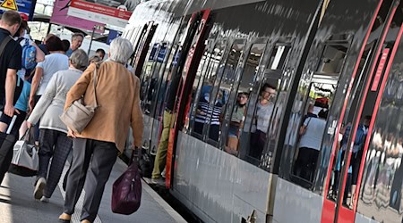 Ausschreibung: Bahnstrecken in Nordthüringen fährt DB Regio / Foto: Martin Schutt/dpa