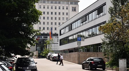 Auch der Thüringer Landtag in Erfurt ist scheinbar von dem Stromausfall betroffen. (Archivbild) / Foto: picture alliance / Jens Kalaene/dpa-Zentralbild/dpa