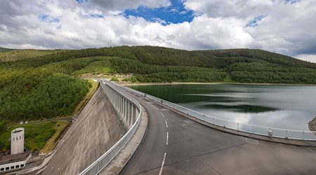 Die Talsperre Weida wird in den kommenden Jahren zur Baustelle - die hier zu sehende Talsperre Leibis/Lichte ist dagegen noch vergleichsweise neu. (Symbolbild) / Foto: Michael Reichel/dpa-Zentralbild/dpa