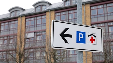 Sondershausen, Sömmerda und Bad Frankenhausen: Der Klinikbetreiber KMG hat drei Standorte in Thüringen, das Haus in Bad Frankenhausen soll neu ausgerichtet werden. (Archivbild) / Foto: Michael Reichel/dpa