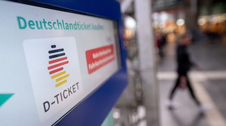 Thüringer Linke-Politiker sprechen sich gegen eine Erhöhung des Deutschland-Tickets aus. (Symbolbild) / Foto: Sebastian Gollnow/dpa