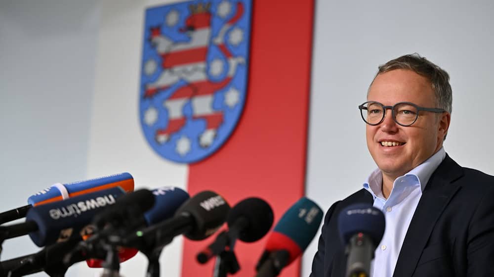 Thüringens CDU-Chef Mario Voigt zeigt sich vor den Sondierungsgesprächen optimistisch. / Foto: Martin Schutt/dpa