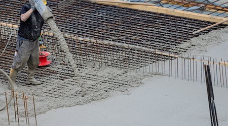 Thüringens Wirtschaft lahmt im ersten Halbjahr. (Archivbild) / Foto: Rolf Vennenbernd/dpa